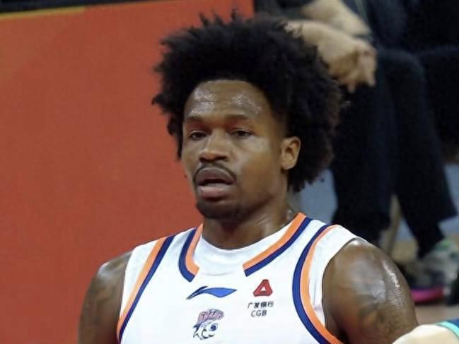 6686官方网站-张镇麟22分上海40分大胜广东，上海目标冠军广东已经含糊